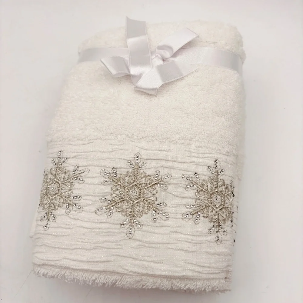 Glitz‎ + Glimmer White Cotton Hand Towels Set of 2 Silver Snowflake Holiday
